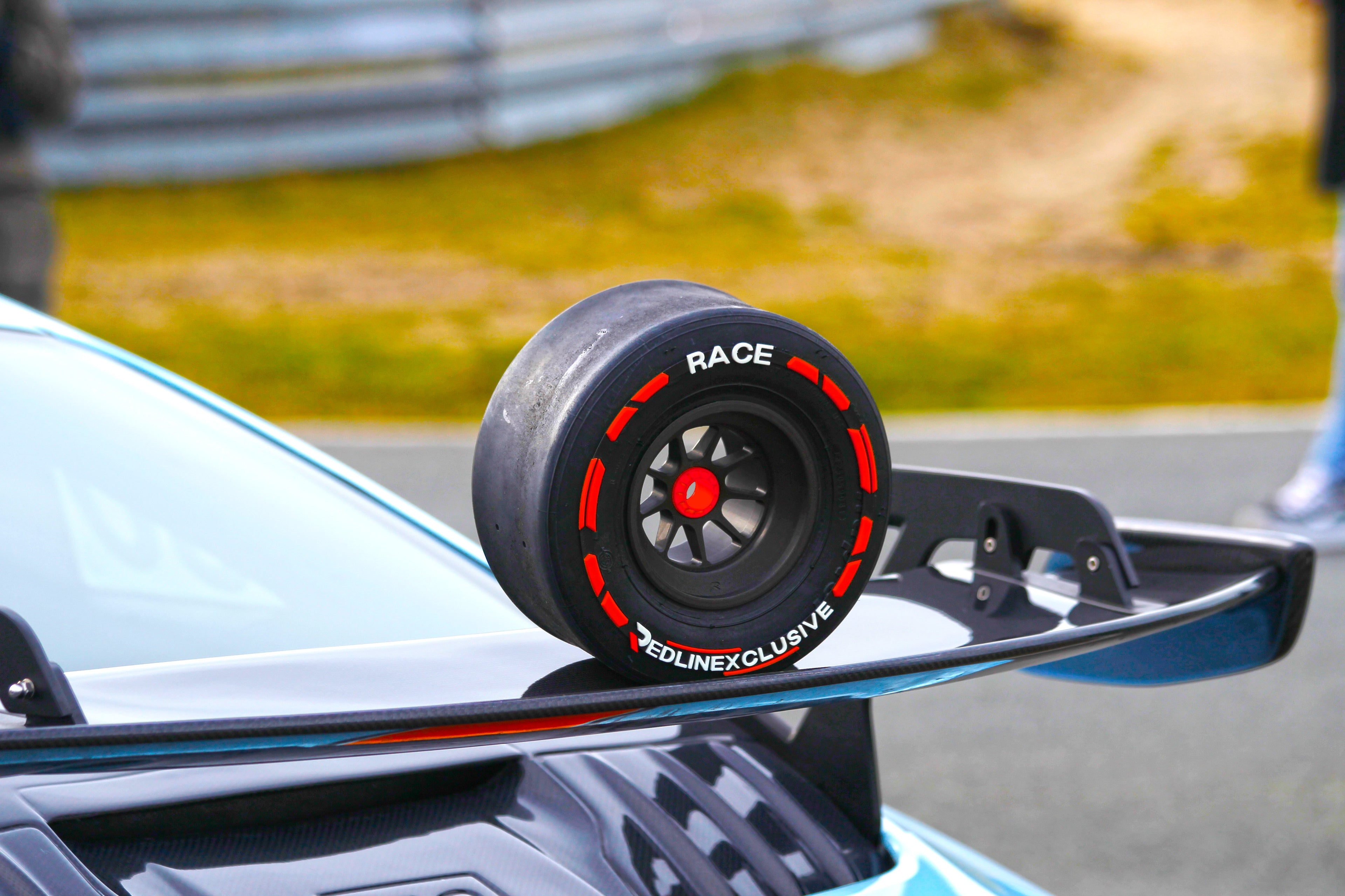 Mini Race Tyre Metallic Soft / Red